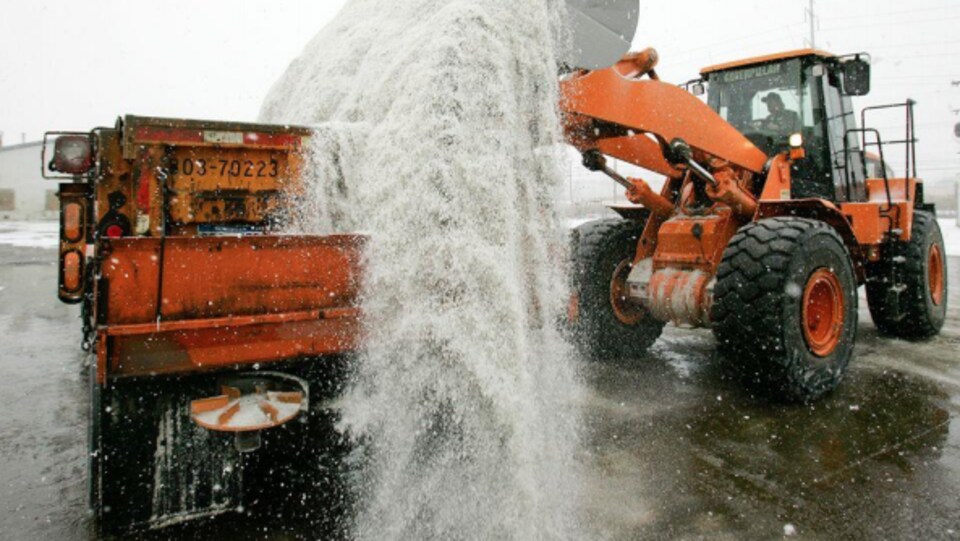 Service de nettoyage et déglaçage de machinerie lourde à l’eau chaude ou à la vapeur à Blainville sur la rive-nord et ses environs - Lavage Pression Net 